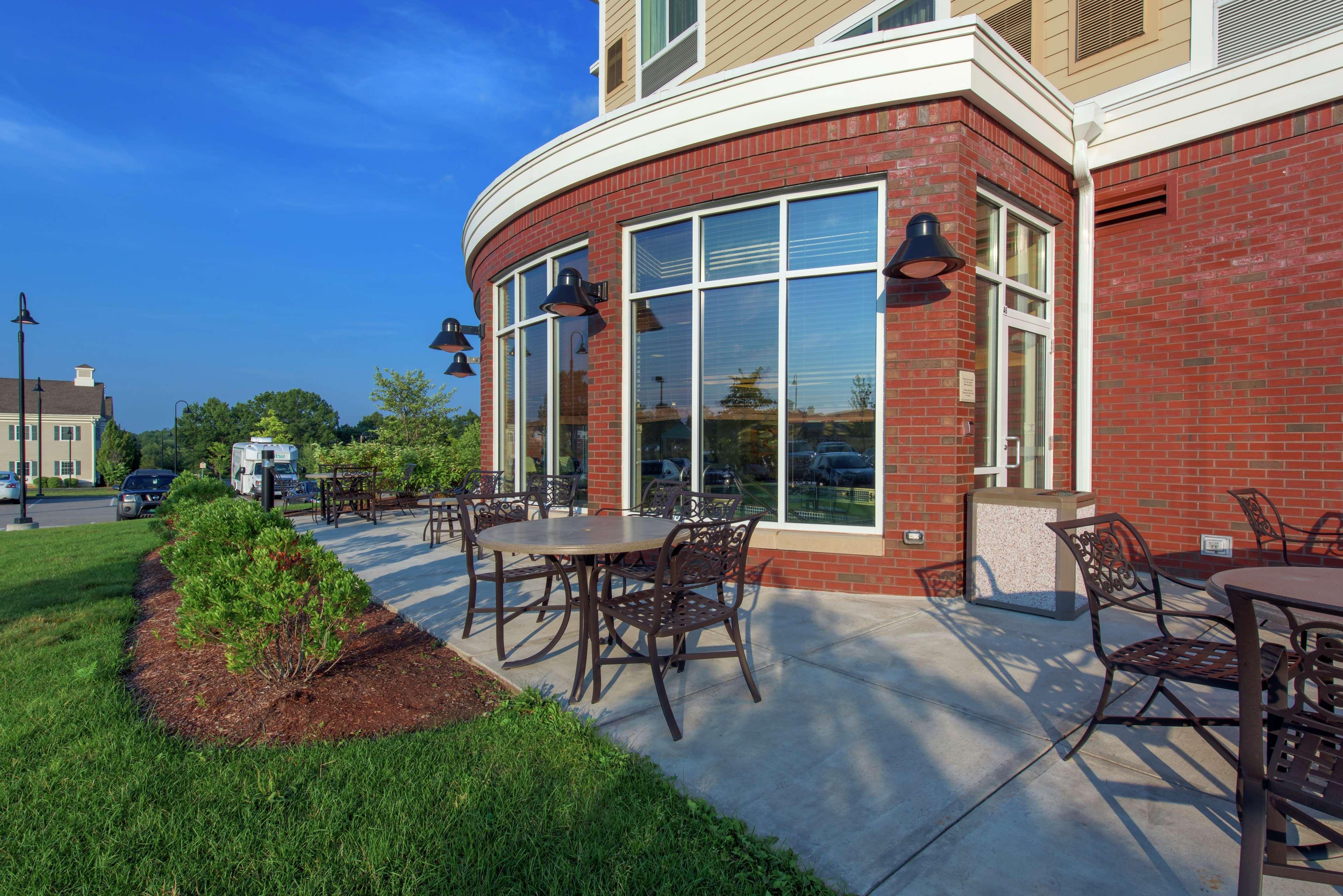 Hilton Garden Inn Devens Common Exterior photo